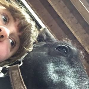 Meet your Posher, Hana